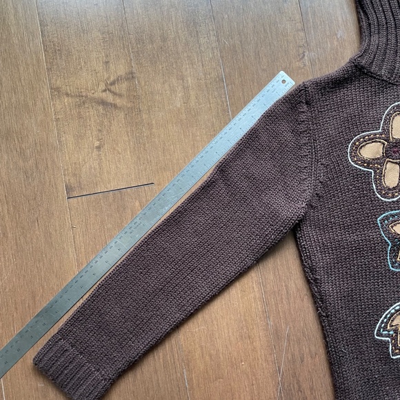 Floral Patch Stich Embroidered Knit Sweater - Picture 6 of 7